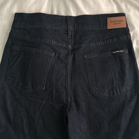 NWT Calvin Klein Dark Wash Flare Jeans - Picture 4 of 5